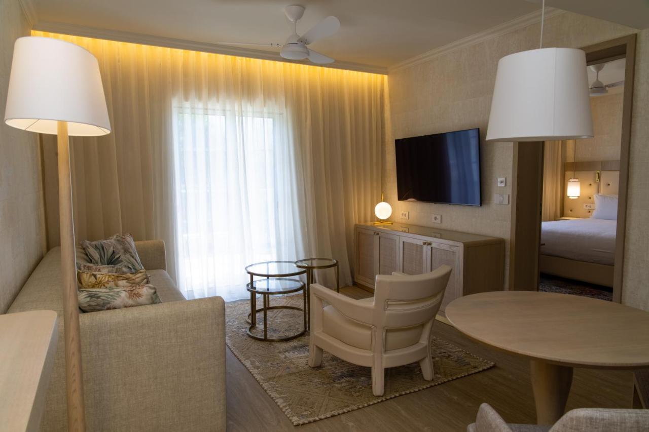 Suite Premium con vistas al mar (2 adultos + 2 niños de hasta 10 años)