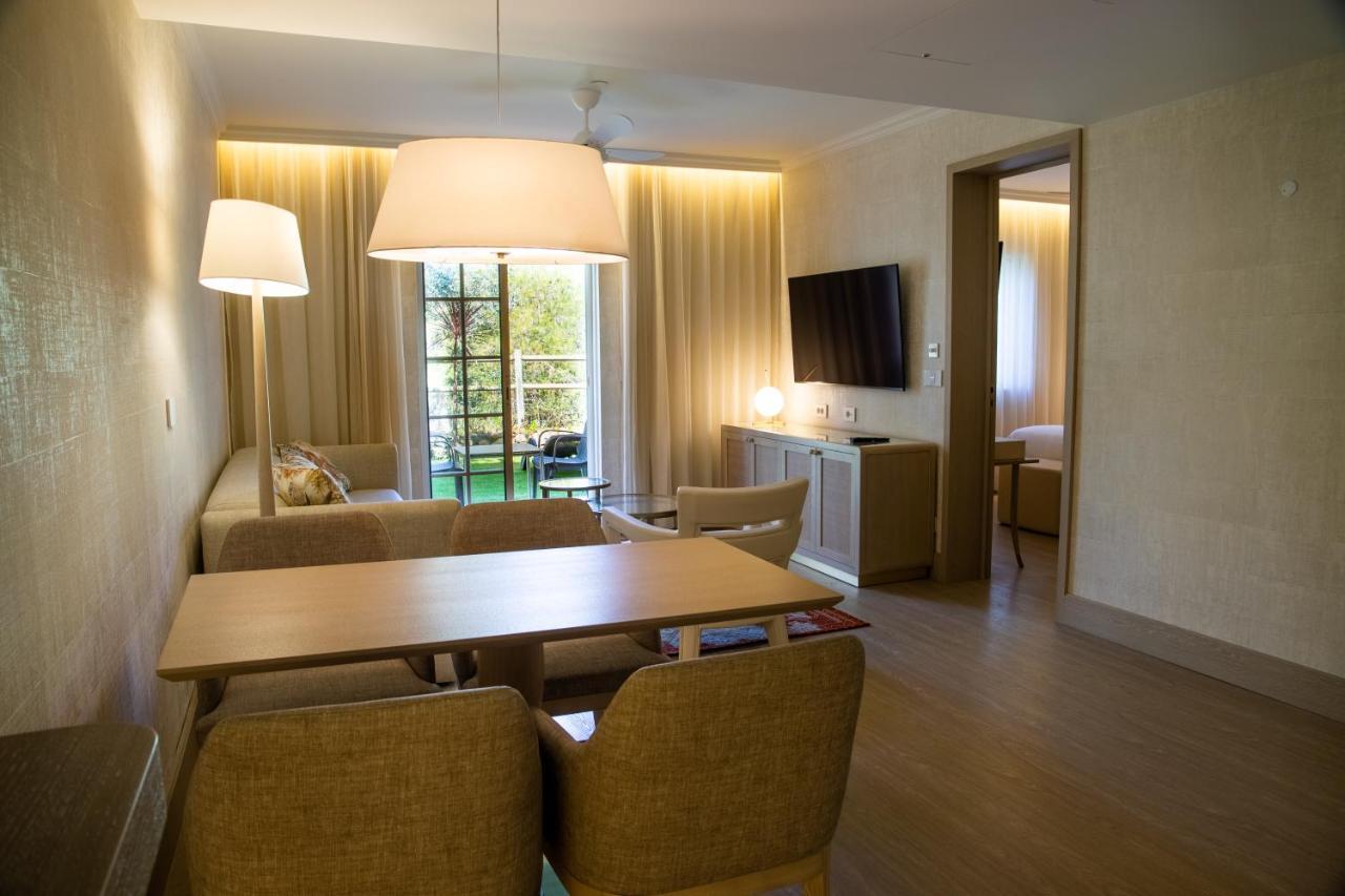 Suite Premium con vistas al jardín (2 adultos + 2 niños de hasta 10 años)